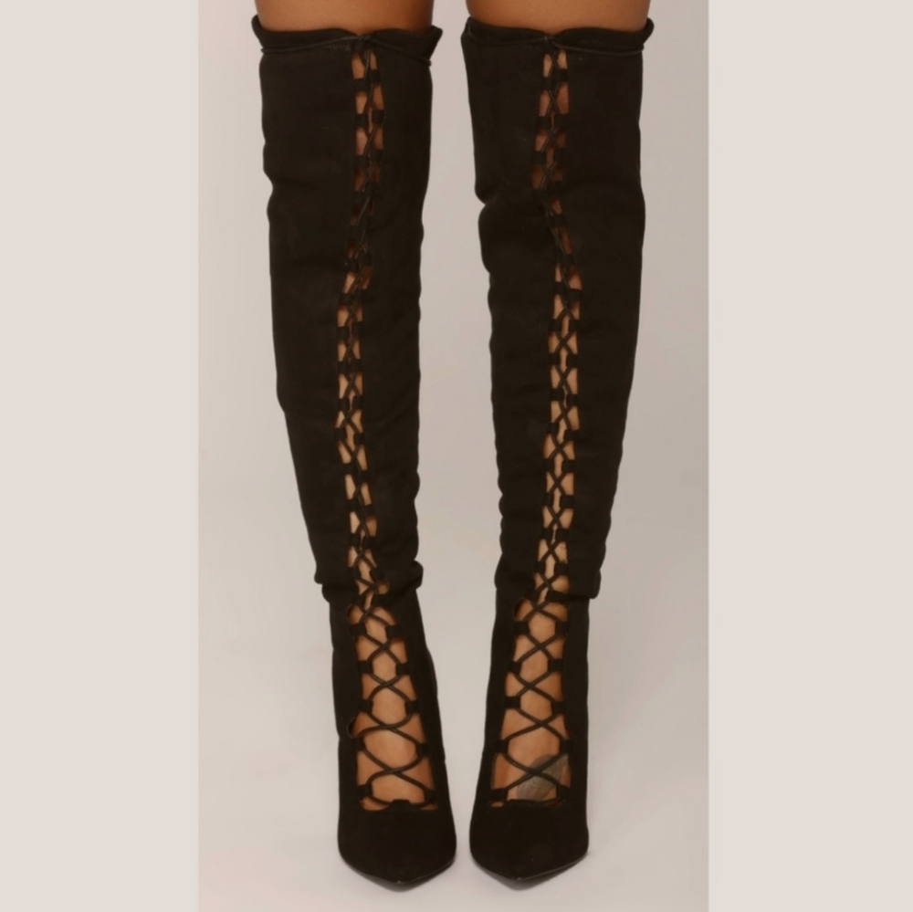 Read description brand new lace boot